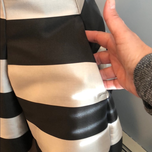 Beautiful gown with pockets!! - Picture 4 of 9